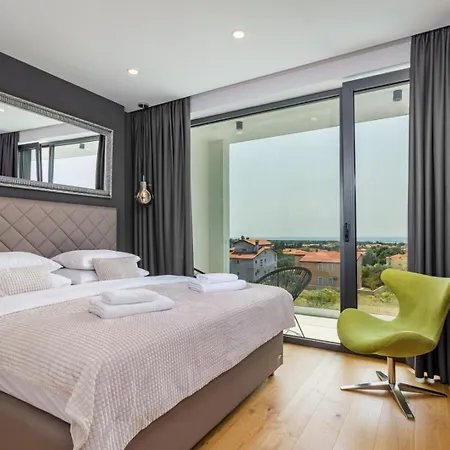 Luxury Taboo & In For 8 People With Heated Pool- Wellness & Sea View * Medulin