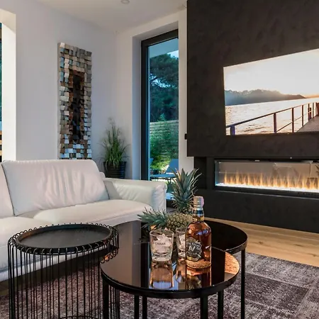 Luxury Taboo & In For 8 People With Heated Pool & Wellness Area Medulin