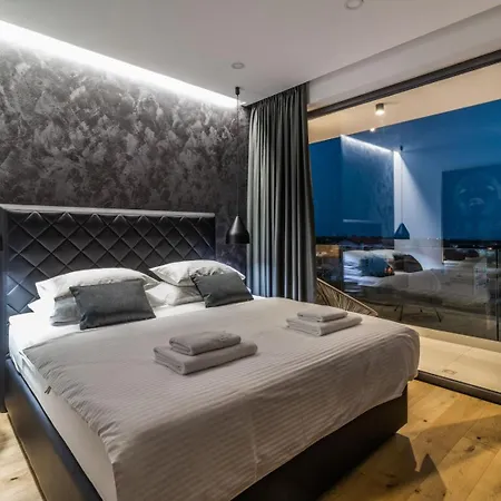 Vila Luxury Taboo & In For 8 People With Heated Pool & Wellness Area Medulin