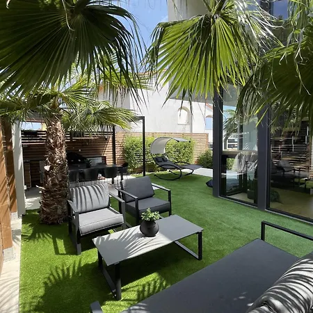 Villa Luxury Taboo & In For 8 People With Heated Pool & Wellness Area Medulin