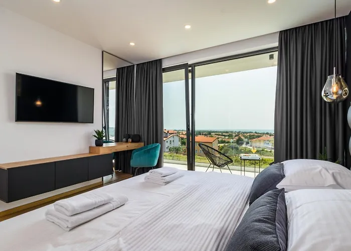 Luxury Taboo & In For 8 People With Heated Pool & Wellness Area *