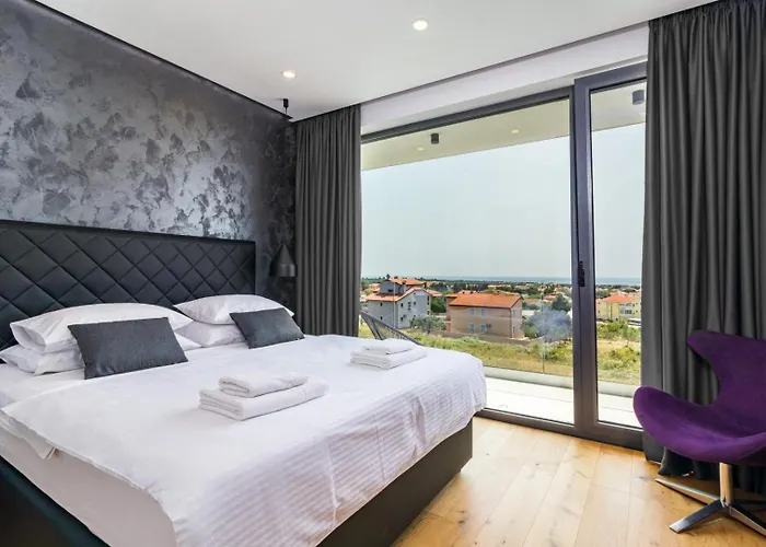 Luxury Taboo & In For 8 People With Heated Pool & Wellness Area * 메덜린
