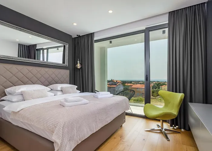 Luxury Taboo & In For 8 People With Heated Pool & Wellness Area * 메덜린