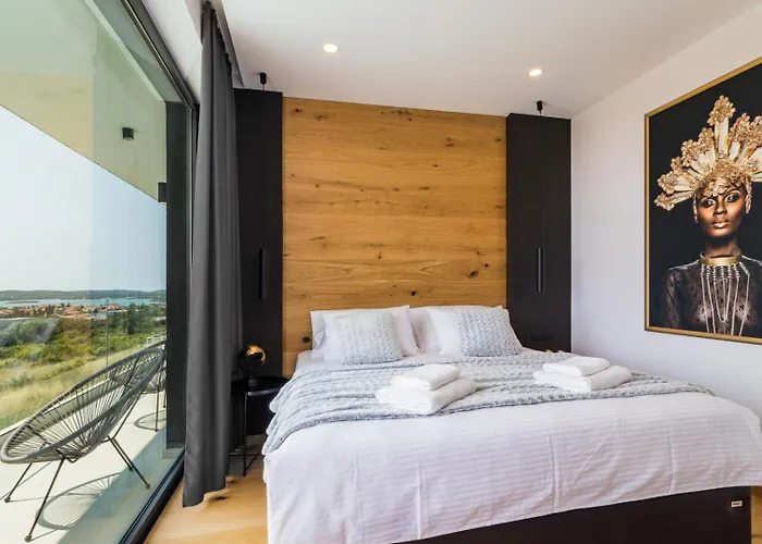 Luxury Taboo & In For 8 People With Heated Pool & Wellness Area 빌라 메덜린