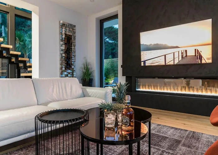 Luxury Taboo & In For 8 People With Heated Pool & Wellness Area 메덜린