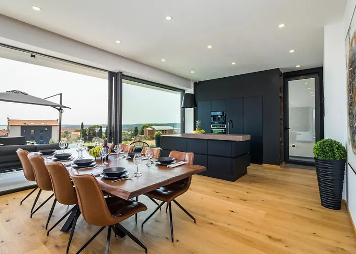 Luxury Taboo & In For 8 People With Heated Pool & Wellness Area 빌라