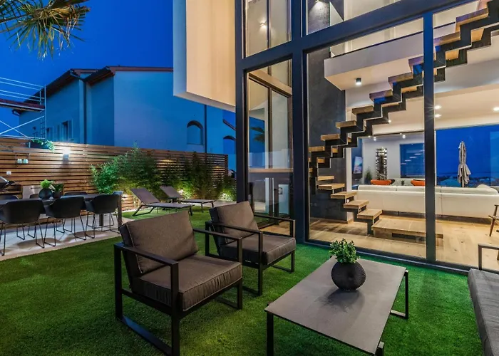 Luxury Taboo & In For 8 People With Heated Pool & Wellness Area * 메덜린