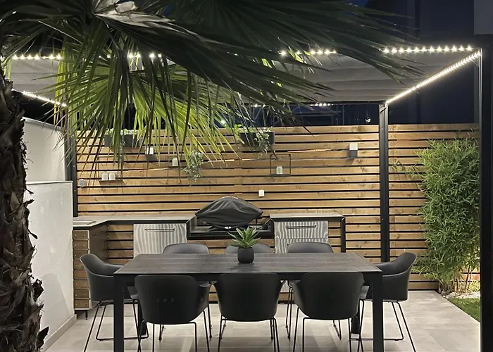 빌라 Luxury Taboo & In For 8 People With Heated Pool & Wellness Area