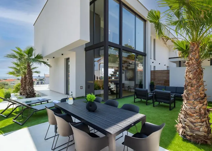 빌라 Luxury Taboo & In For 8 People With Heated Pool & Wellness Area