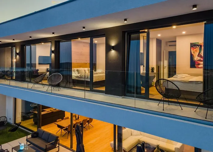Luxury Taboo & In For 8 People With Heated Pool & Wellness Area * 메덜린