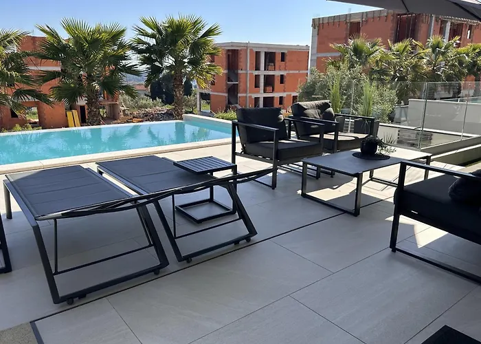 Luxury Taboo & In For 8 People With Heated Pool & Wellness Area 빌라 *