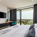 Luxury Taboo & In For 8 People With Heated Pool & Wellness Area *