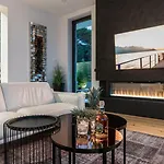 Luxury Taboo & In For 8 People With Heated Pool & Wellness Area Medulin