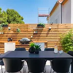 Luxury Taboo & In For 8 People With Heated Pool & Wellness Area Medulin