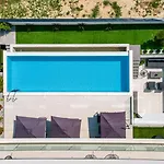 Luxury Taboo & In For 8 People With Heated Pool & Wellness Area *