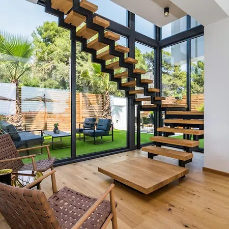 Luxury Taboo & In For 8 People With Heated Pool- Wellness & Sea View Villa