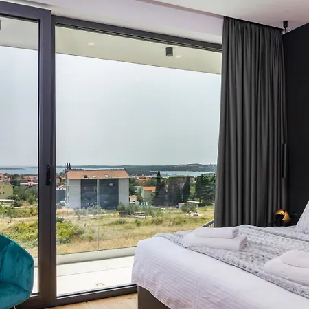 Villa Luxury Taboo & In For 8 People With Heated Pool- Wellness & Sea View *