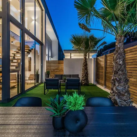 Luxury Taboo & In For 8 People With Heated Pool- Wellness & Sea View Villa *