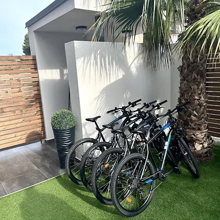 Luxury Taboo & In For 8 People With Heated Pool- Wellness & Sea View