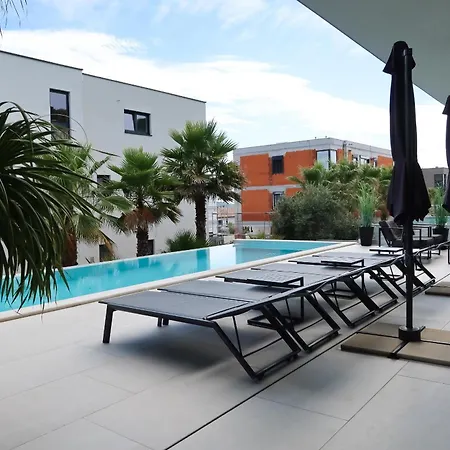 Luxury Taboo & In For 8 People With Heated Pool & Wellness Area