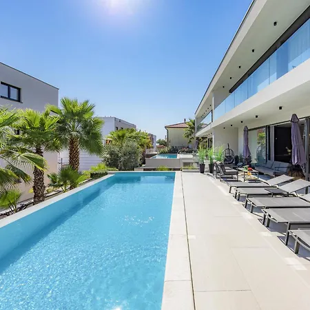 Villa Luxury Taboo & In For 8 People With Heated Pool & Wellness Area