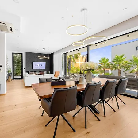 Villa Luxury Taboo & In For 8 People With Heated Pool & Wellness Area Medulin