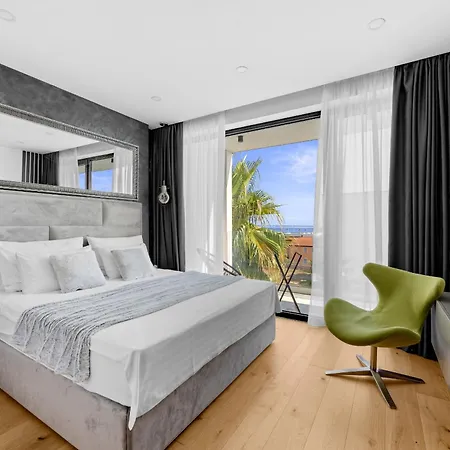 Luxury Taboo & In For 8 People With Heated Pool & Wellness Area * Medulin