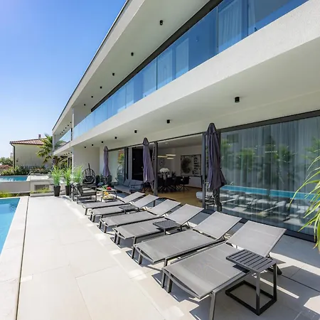 Luxury Taboo & In For 8 People With Heated Pool & Wellness Area Villa