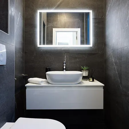 Luxury Taboo & In For 8 People With Heated Pool & Wellness Area * 메덜린