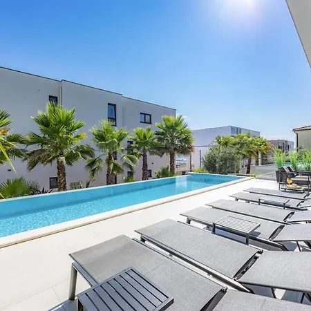 Villa Luxury Taboo & In For 8 People With Heated Pool & Wellness Area *