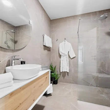 Luxury Taboo & In For 8 People With Heated Pool & Wellness Area Villa