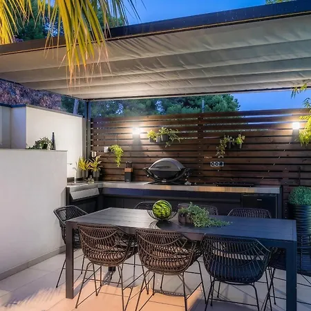Luxury Taboo & In For 8 People With Heated Pool & Wellness Area *