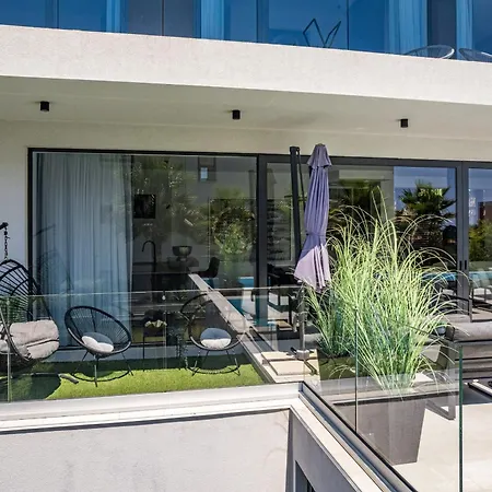 Luxury Taboo & In For 8 People With Heated Pool & Wellness Area Villa Medulin